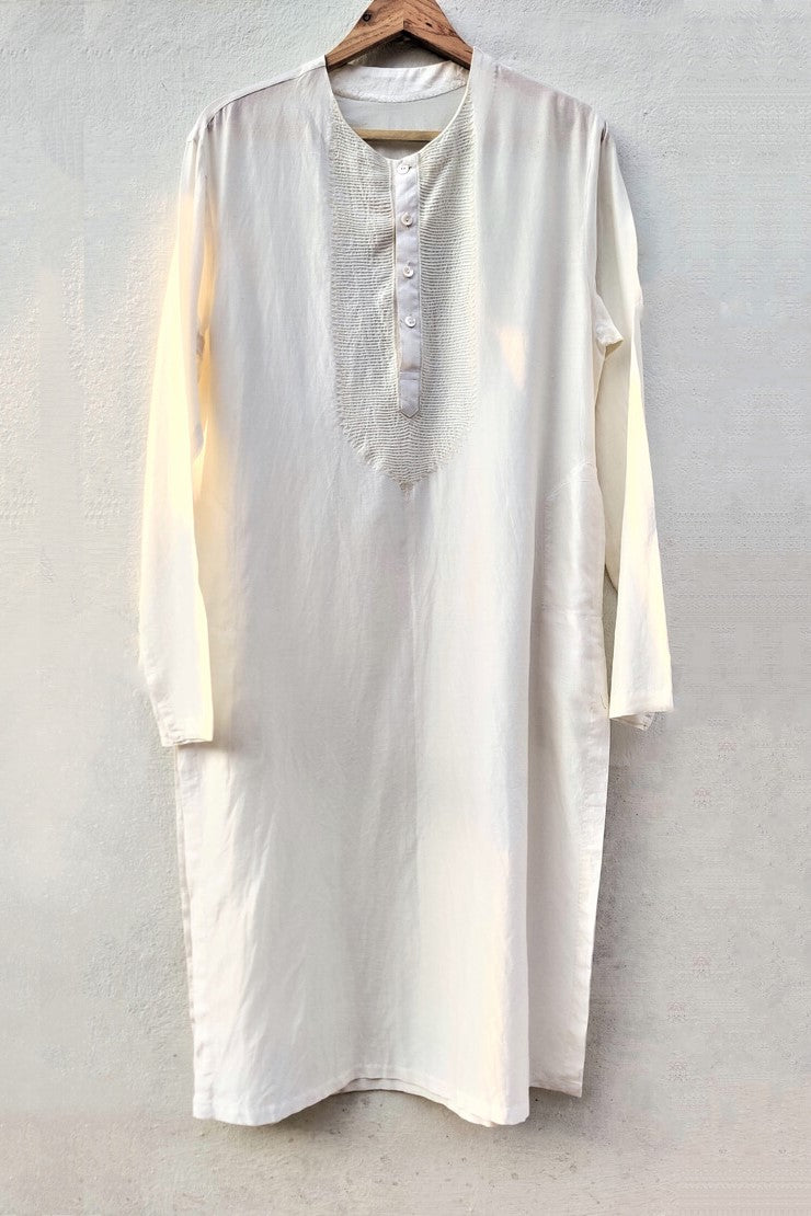 Men's-Chanderi Off White Aari Work straight Kurta - (Round Neck)-bihart