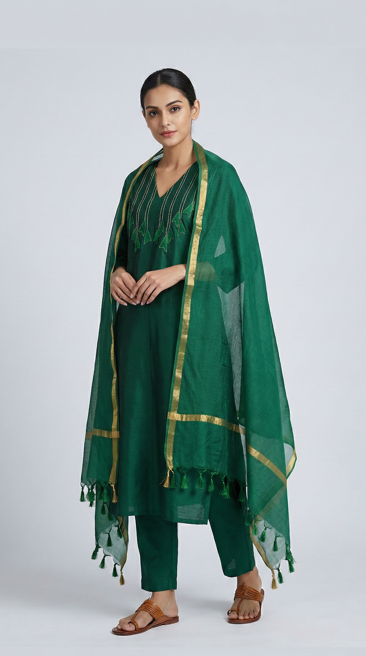 Women Green Chanderi Kurta Set Applique Sujani Design